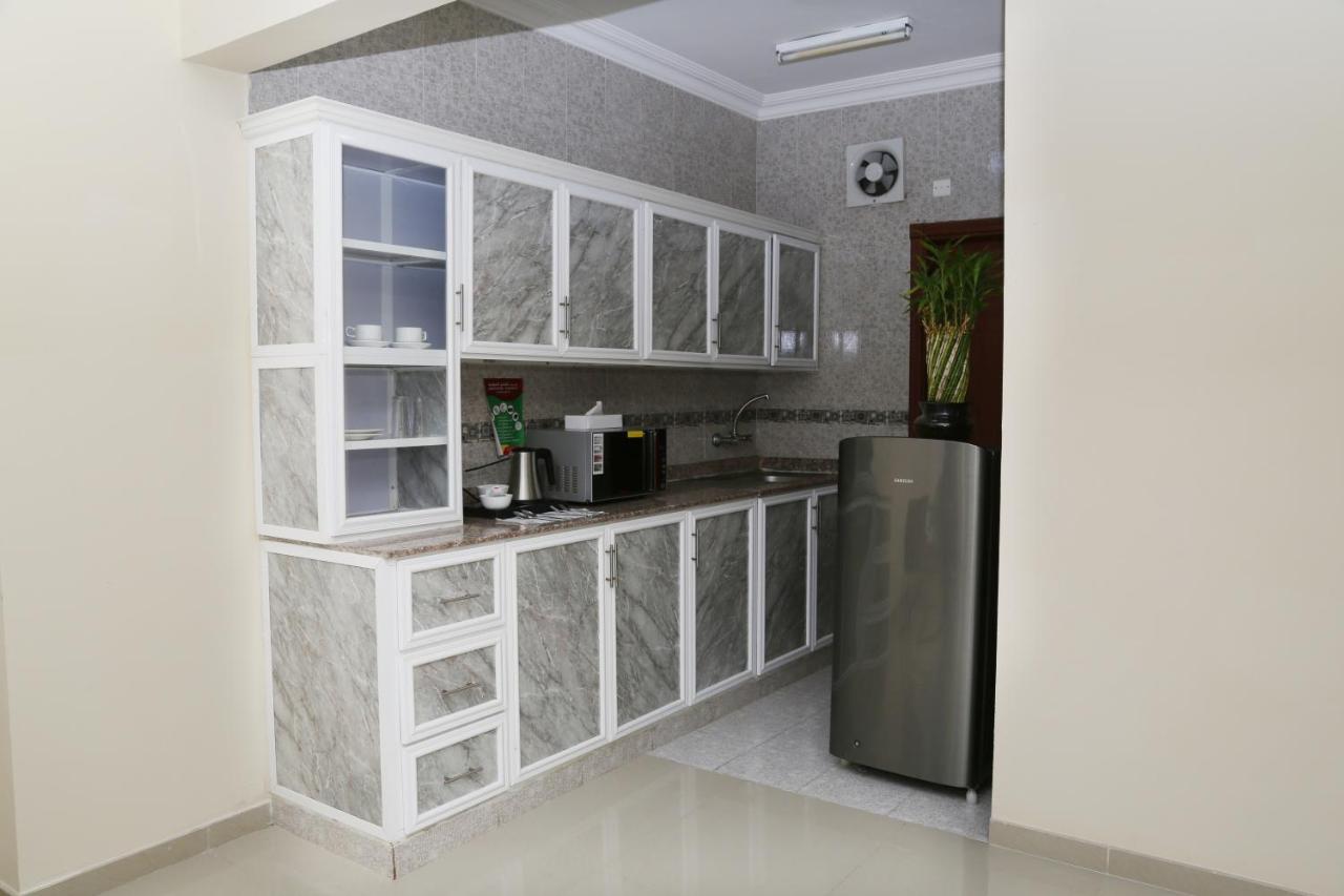 Jarzez Hotel Apartments Al Hail Seeb Extérieur photo