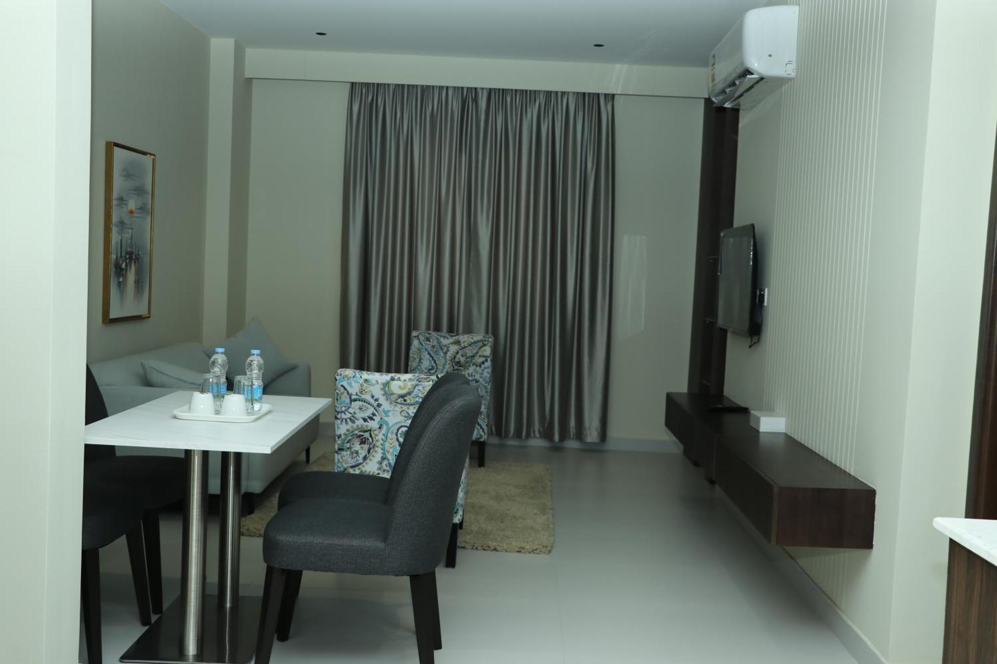 Jarzez Hotel Apartments Al Hail Seeb Extérieur photo