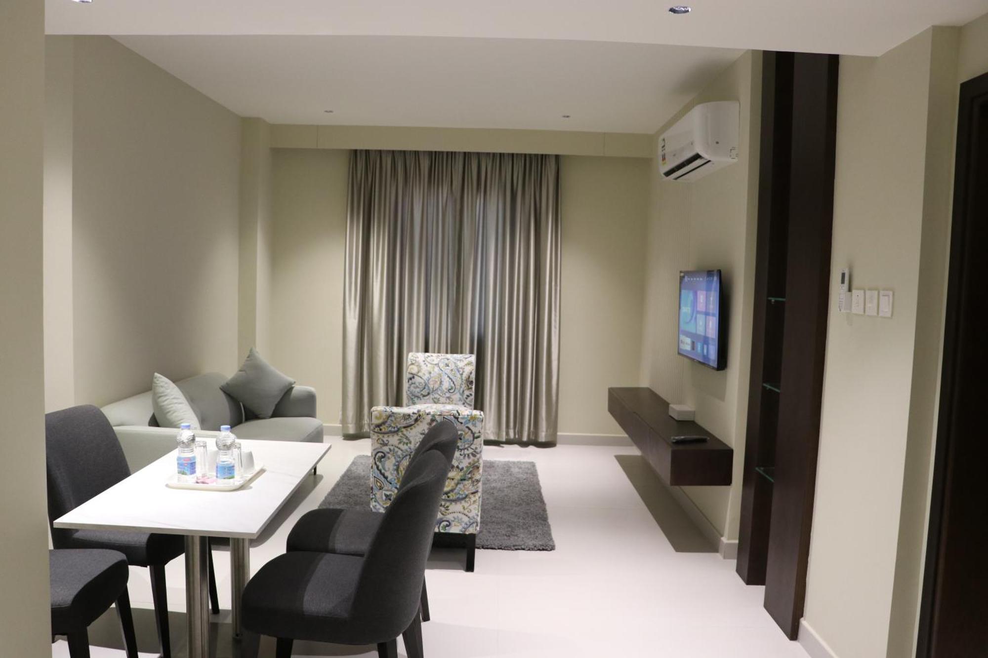 Jarzez Hotel Apartments Al Hail Seeb Extérieur photo