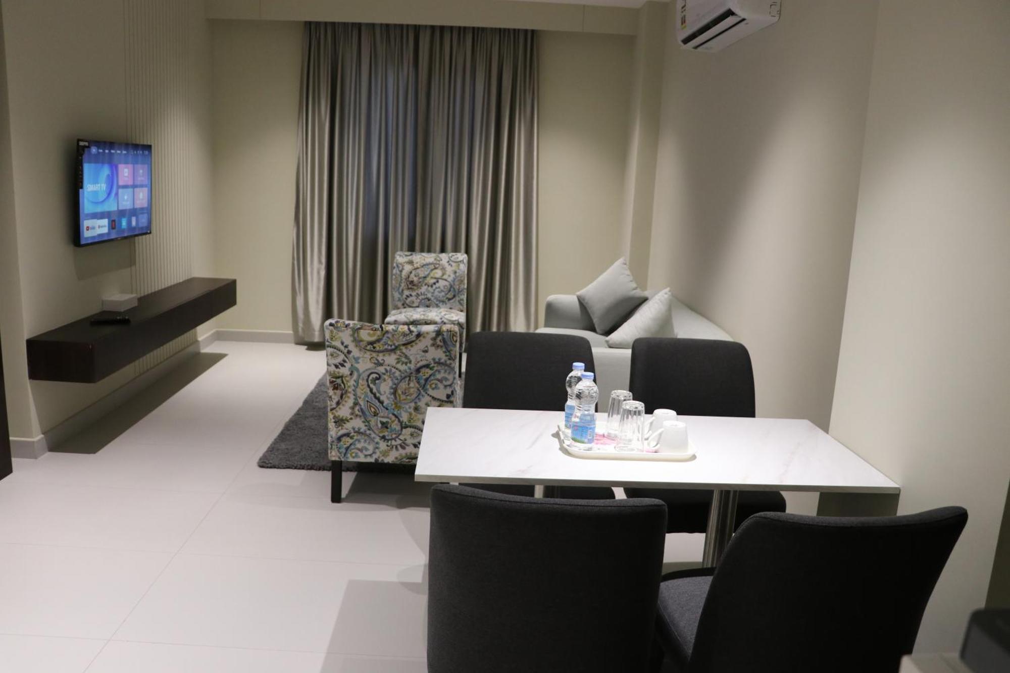 Jarzez Hotel Apartments Al Hail Seeb Extérieur photo